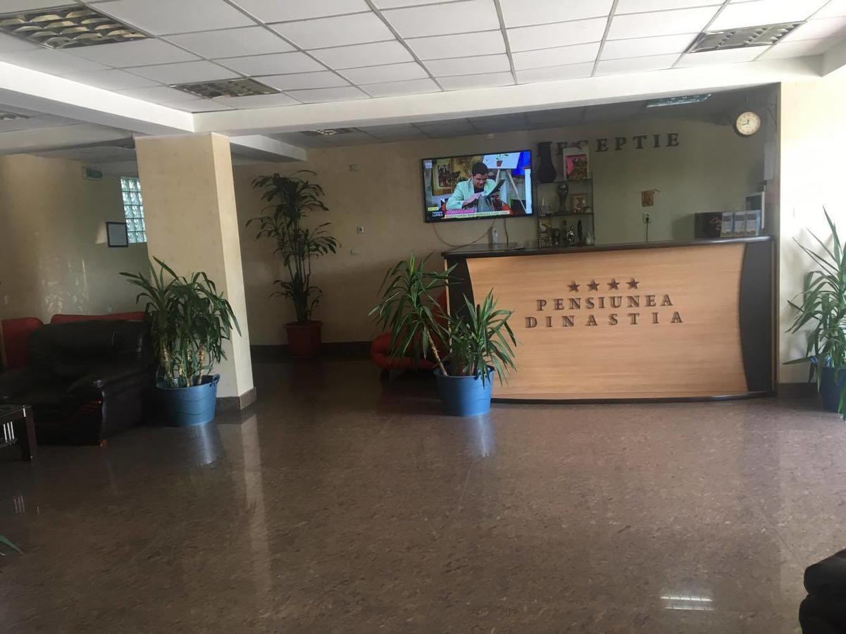 Hotel Dinastia Pitesti Exterior photo