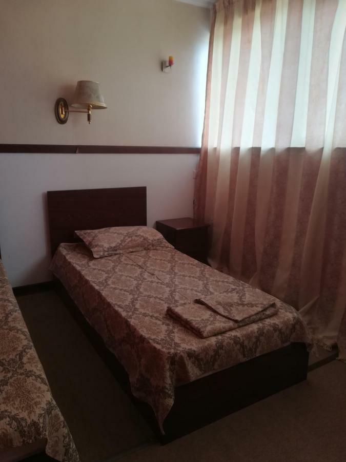 Hotel Dinastia Pitesti Exterior photo